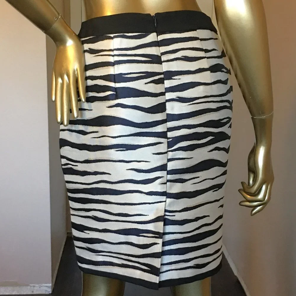 ANN TAYLOR PETITE 🦓 Zebra Print Skirt 🦓